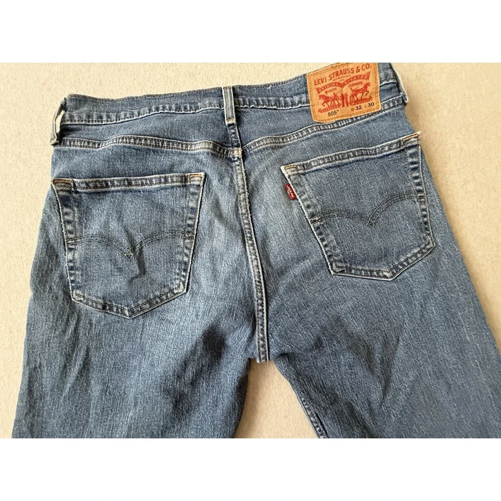 Men's Levi's 505 32x30 Blue Jeans Distressed